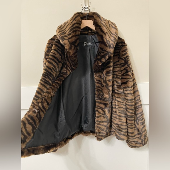 Dale Dressin Brown Zebra Print Faux Fur Cozy Comfy Coat Size Large - Picture 7 of 13